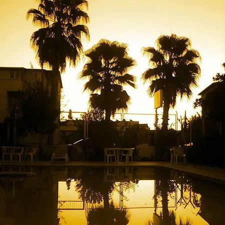 Hotel Tuncer Garden 3*