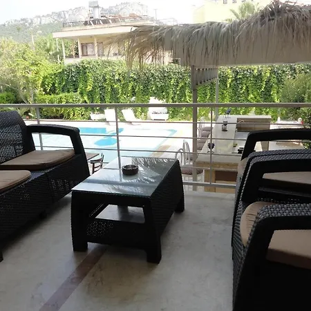 Tuncer Garden מלון 3*