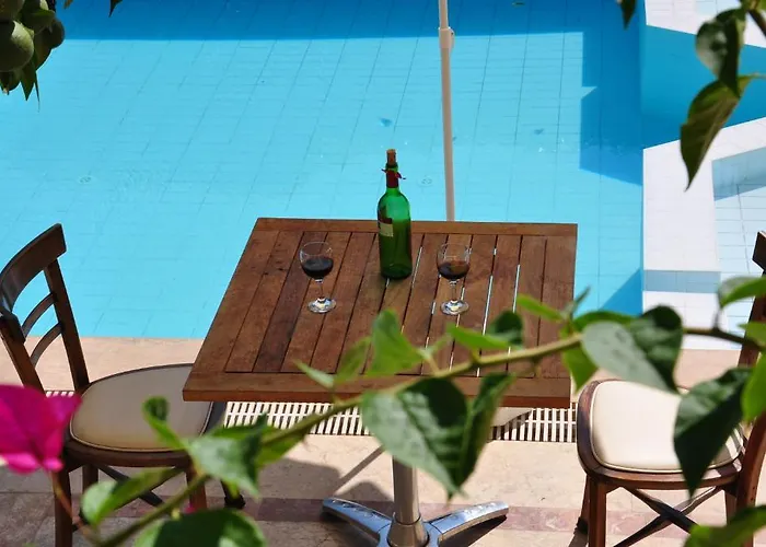 Hotel Tuncer Garden