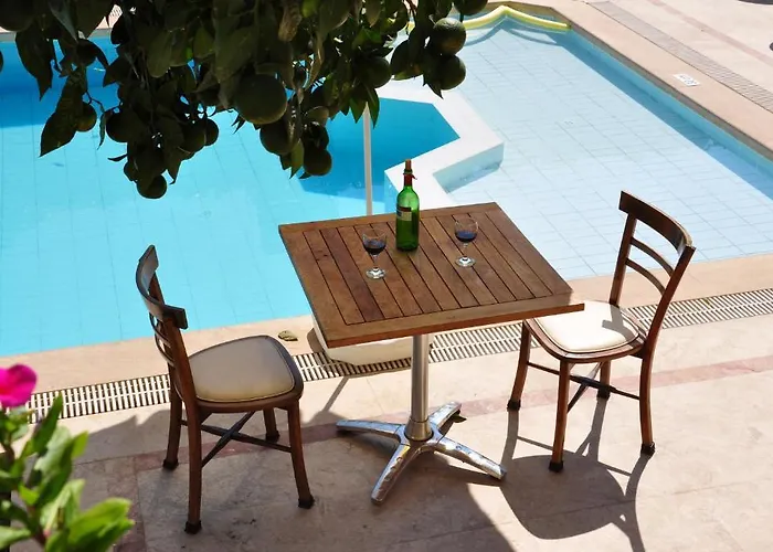 Tuncer Garden Hotel 3*