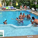 Hotel Tuncer Garden