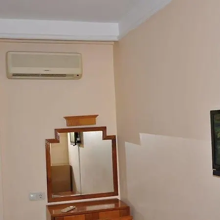 Отель Tuncer Garden 3*