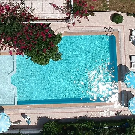 Tuncer Garden فندق كمر