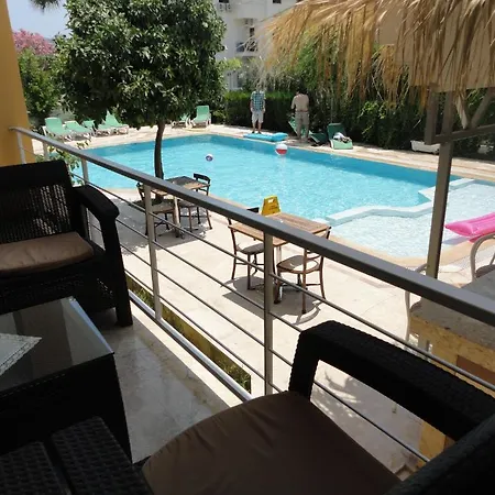 Tuncer Garden فندق كمر